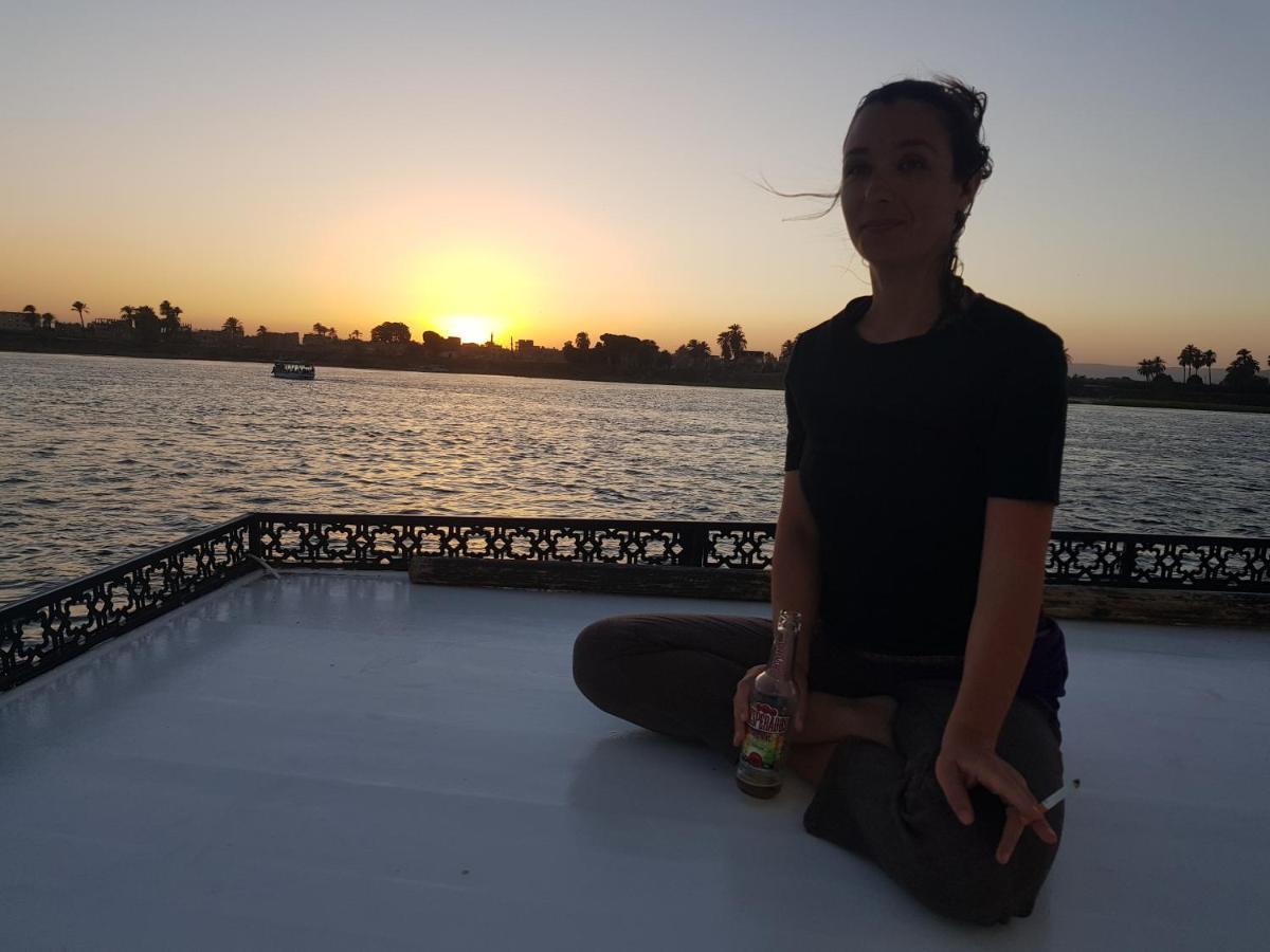 Nile Sunrise Felucca Boat Private Rental Luxor Exteriér fotografie