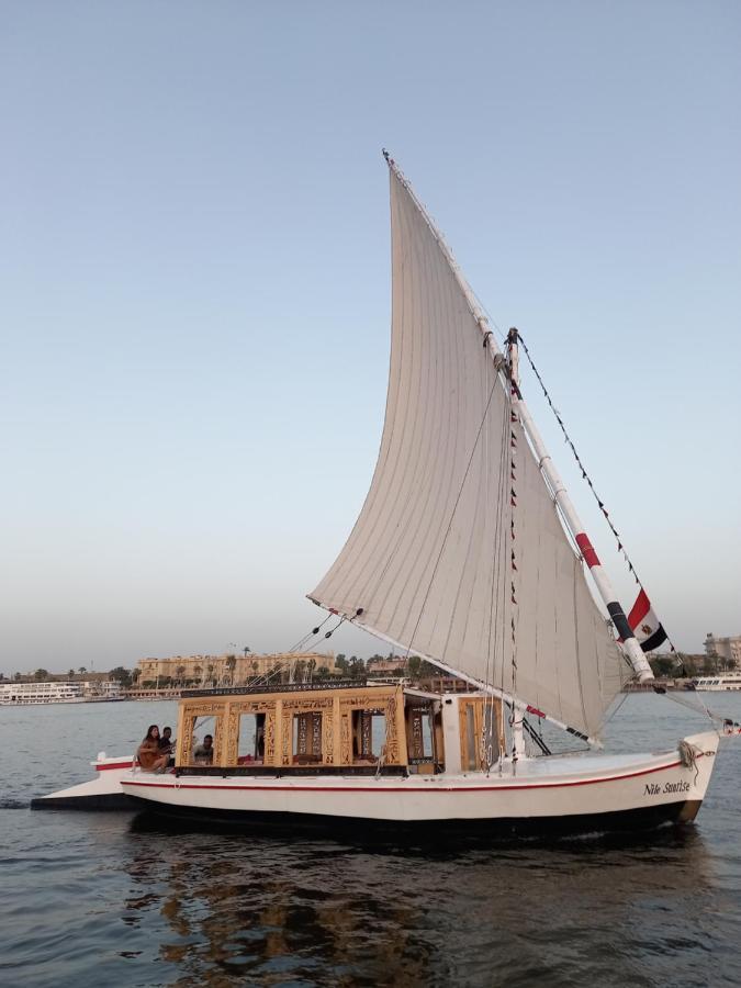Nile Sunrise Felucca Boat Private Rental Luxor Exteriér fotografie