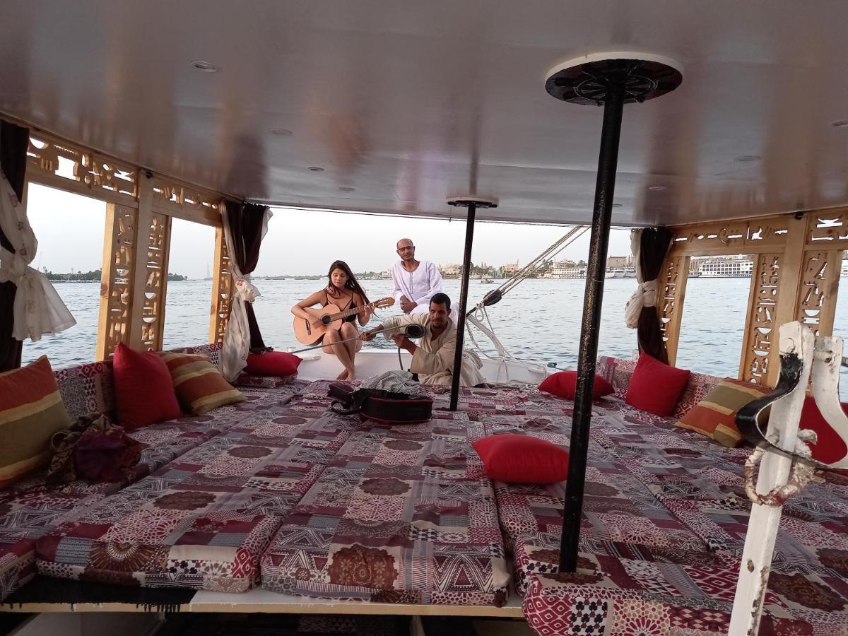 Nile Sunrise Felucca Boat Private Rental Luxor Exteriér fotografie
