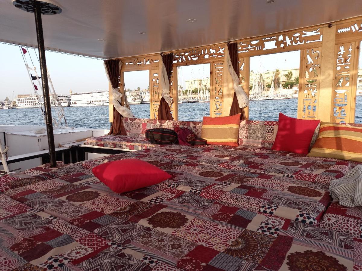 Nile Sunrise Felucca Boat Private Rental Luxor Exteriér fotografie