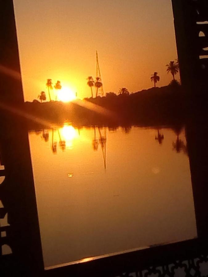 Nile Sunrise Felucca Boat Private Rental Luxor Exteriér fotografie