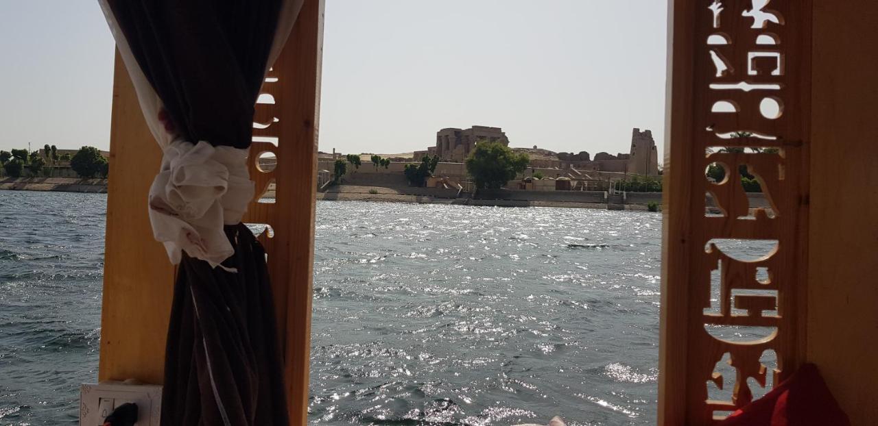 Nile Sunrise Felucca Boat Private Rental Luxor Exteriér fotografie
