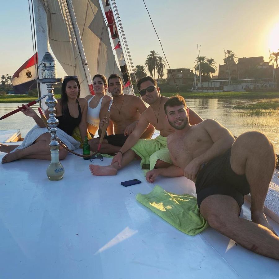 Nile Sunrise Felucca Boat Private Rental Luxor Exteriér fotografie