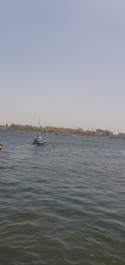 Nile Sunrise Felucca Boat Private Rental Luxor Exteriér fotografie