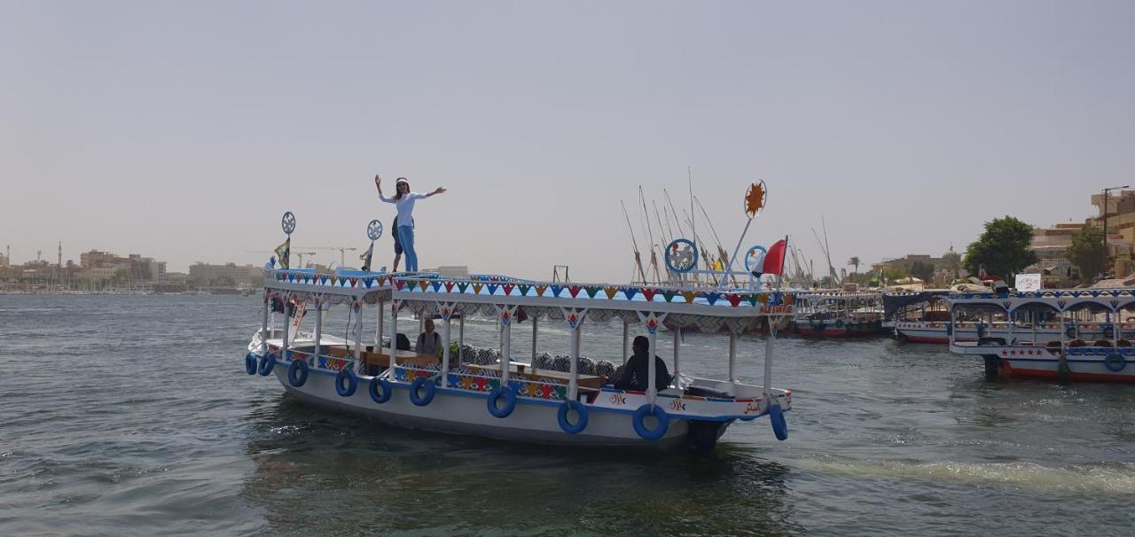 Nile Sunrise Felucca Boat Private Rental Luxor Exteriér fotografie